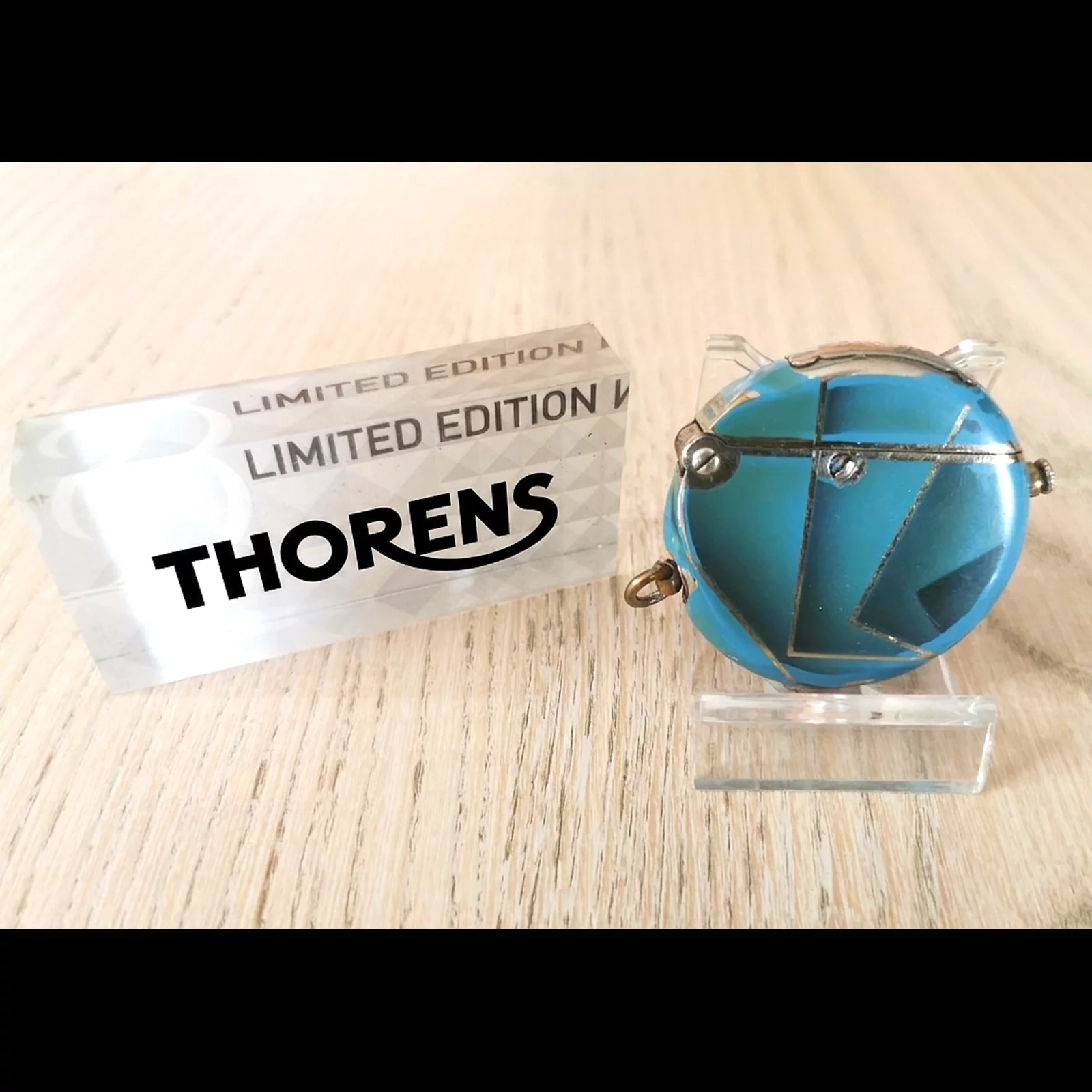 Briquet automatique Thorens circulaire à essence, émail bleu Art déco, années 1930